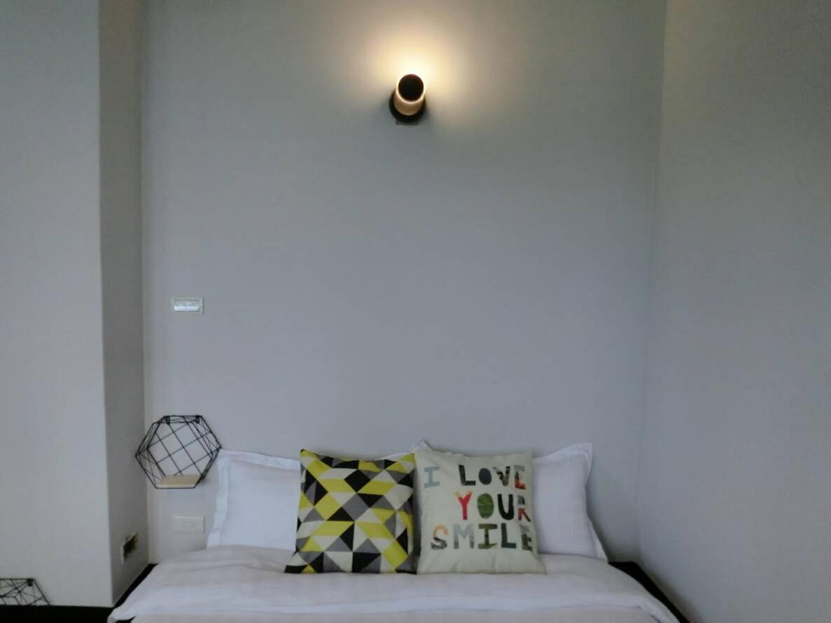 湘品旅館xiang Pin Hotel-有人旅宿東大門夜市湘品館-無電梯無電視 訂房後請注意訊息加line聯繫我 Hualien stad Exteriör bild