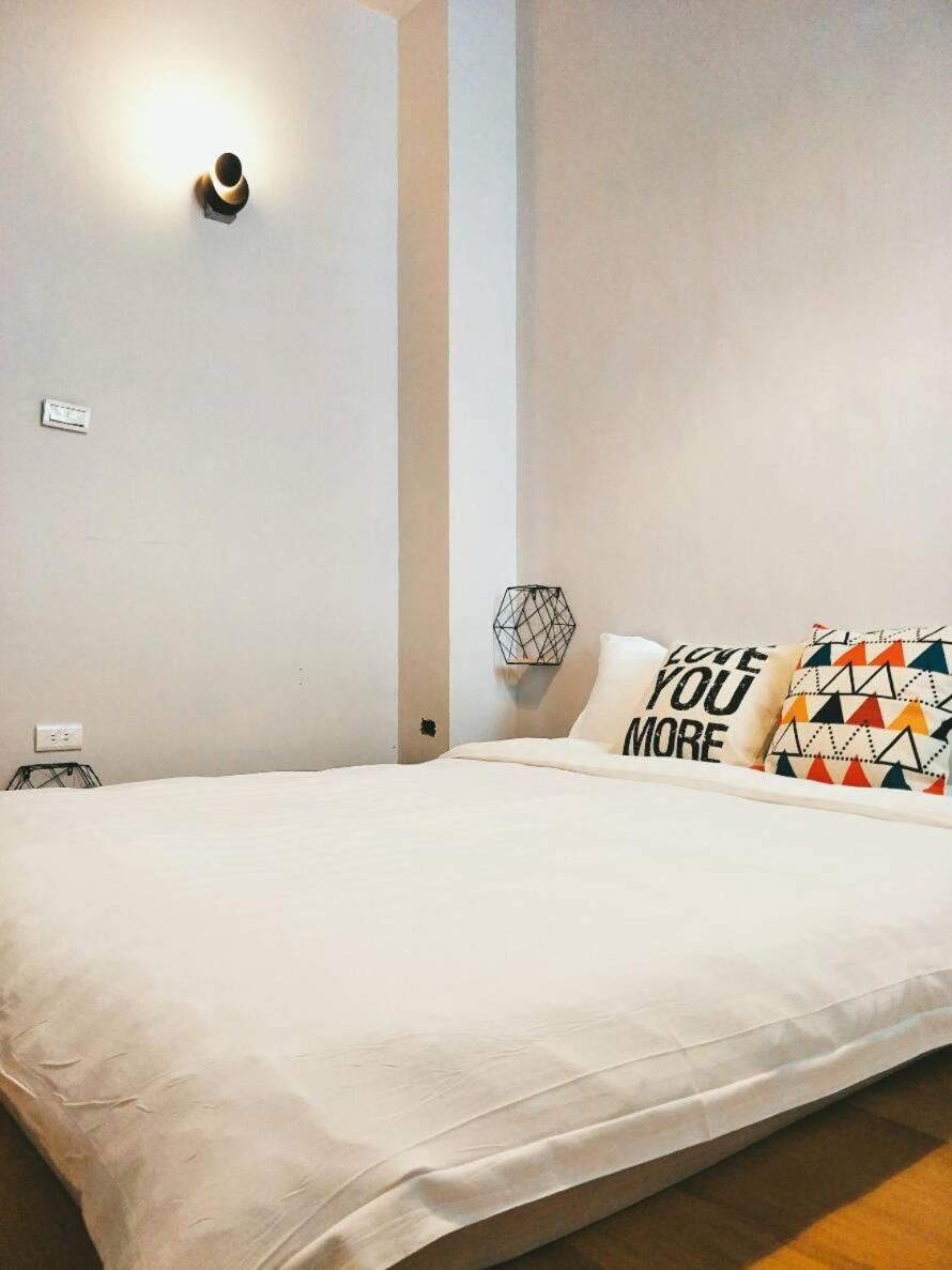 湘品旅館xiang Pin Hotel-有人旅宿東大門夜市湘品館-無電梯無電視 訂房後請注意訊息加line聯繫我 Hualien stad Exteriör bild